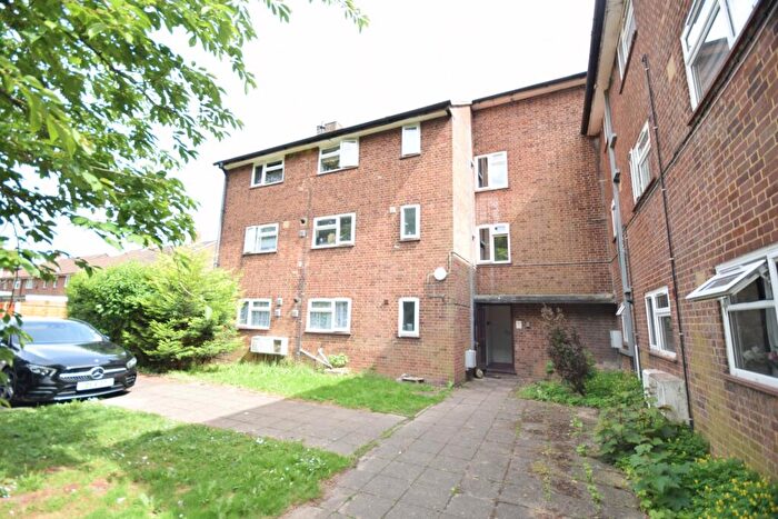 3 Bedroom Flat To Rent In Talbot Road, Hatfield, AL10
