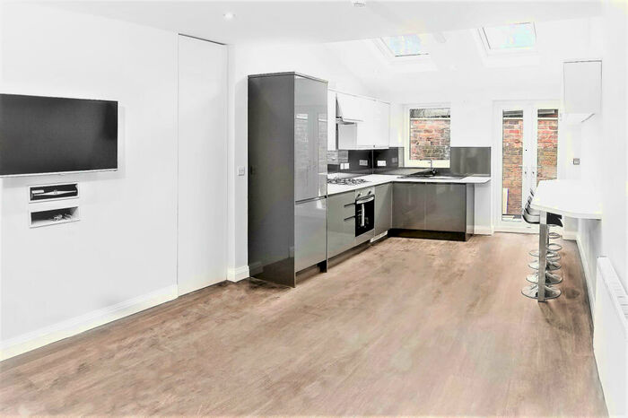 5 Bedroom Terraced House To Rent In Spa Road, Preston, Lancashire, PR1