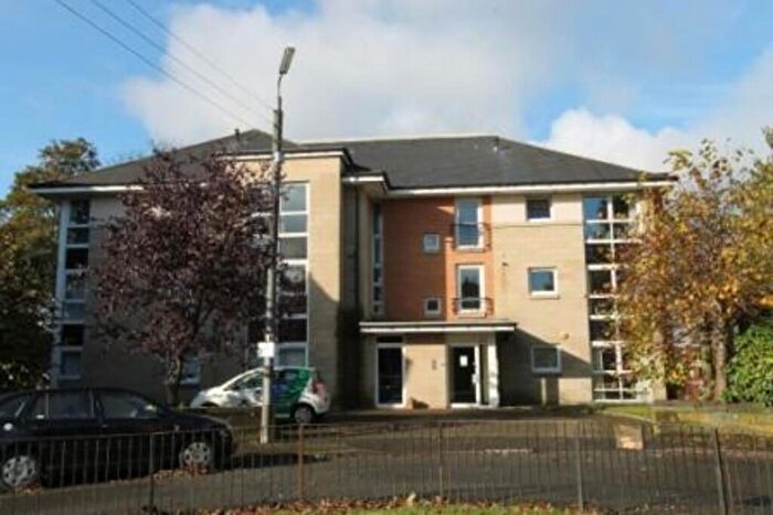 2 Bedroom Apartment To Rent In Broompark Circus, Dennistoun, G31