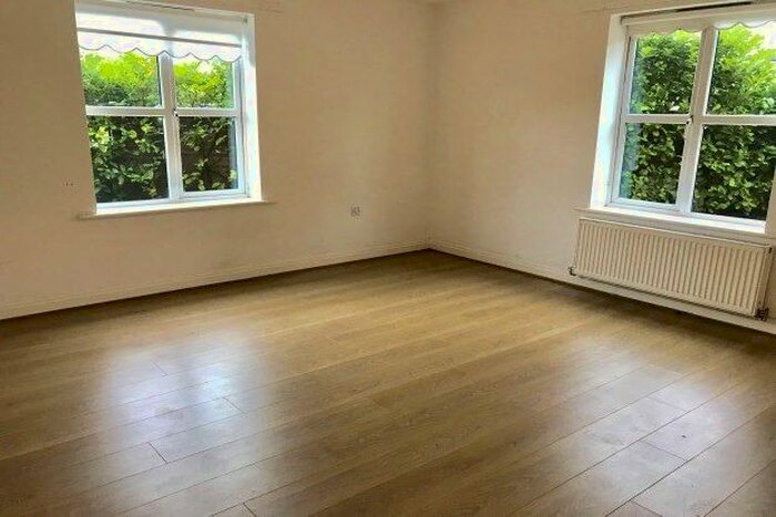 2 Bedroom Flat To Rent In Lathom Court, Liverpool, L36