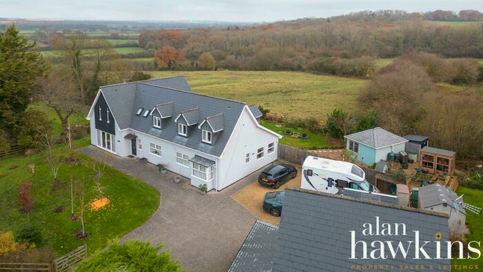 4 Bedroom Detached House For Sale In Greenhill, Royal Wootton Bassett, SN4