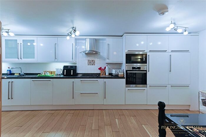 2 Bedroom Flat For Sale In Marine Drive, Looe, Cornwall, PL13