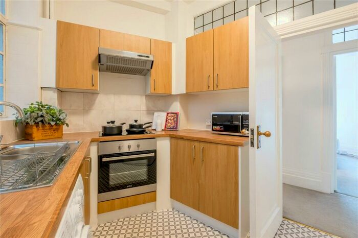 2 Bedroom Apartment To Rent In Park Road, London, NW8