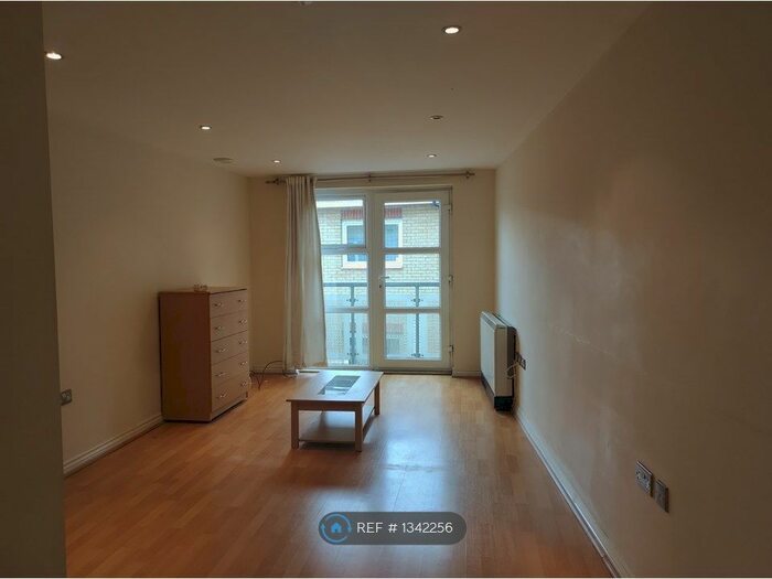 1 Bedroom Flat To Rent In Magnum House, Kingston Upon Thames, KT2