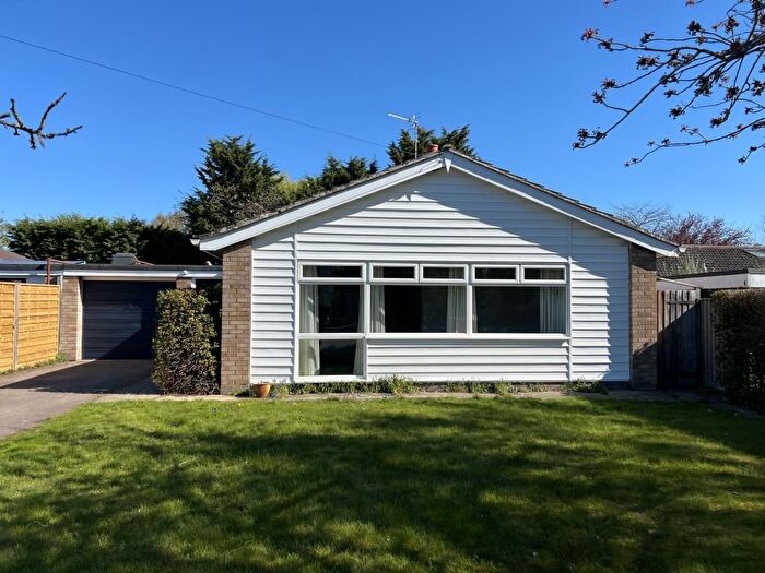 3 Bedroom Bungalow To Rent In High Street, Barton, Cambridge, CB23