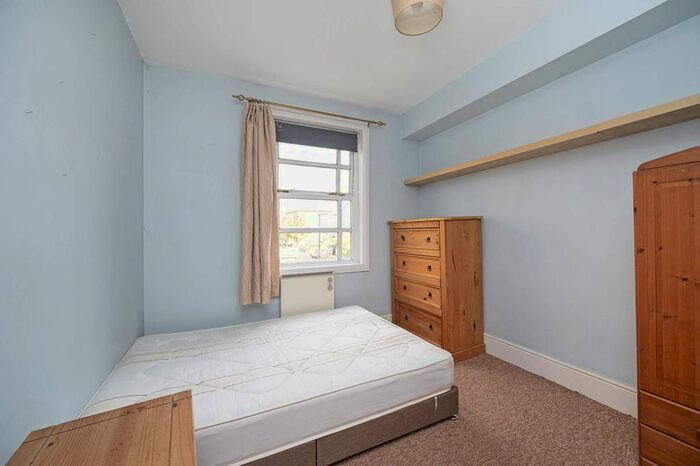 2 Bedroom Flat To Rent In Middleton Road, Dalston, London, E8