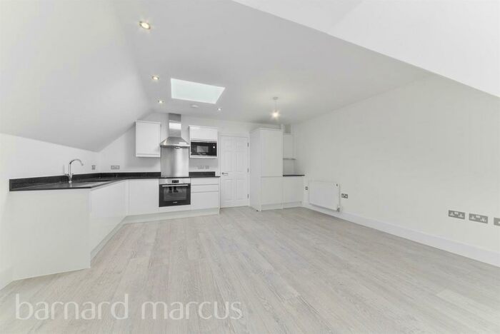 2 Bedroom Apartment To Rent In Rectory Park, South Croydon, CR2