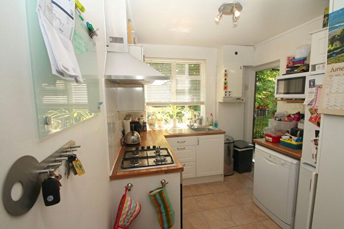 2 Bedroom Flat To Rent In Martin Way, Morden, Surrey, SM4