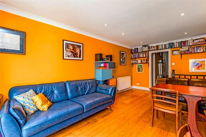 2 Bedroom Flat To Rent In Mayflower Road, London, SW9