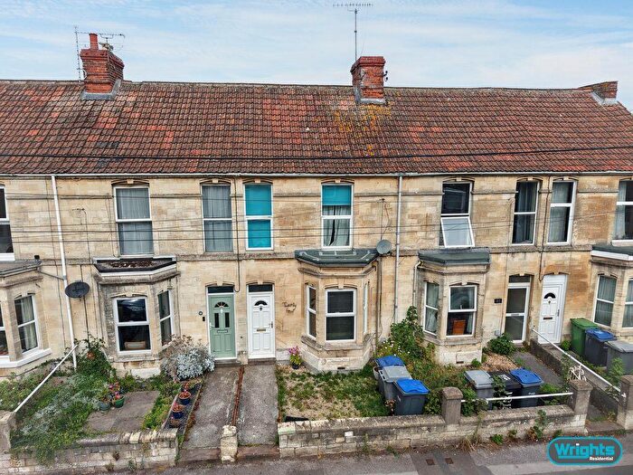 3 Bedroom Terraced House For Sale In Innox Road, Trowbridge, BA14