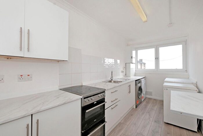 3 Bedroom Flat To Rent In Cornhill, AB16