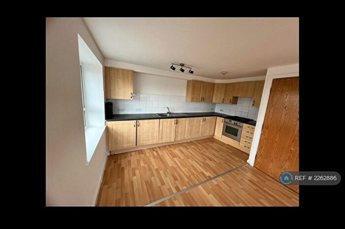 2 Bedroom Flat To Rent In City View, Salford, M7