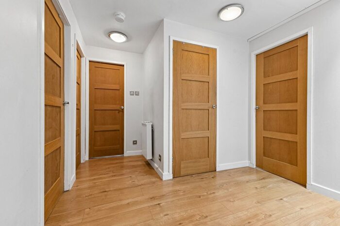 2 Bedroom Flat To Rent In St. Valery Drive, Stirling, FK7