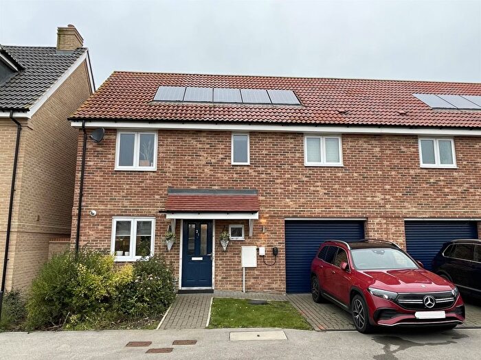 3 Bedroom Semi-Detached House For Sale In Johnson Drive, Hardwick, Cambridge, CB23