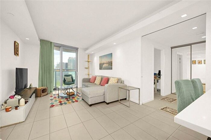 1 Bedroom Flat For Sale In Hoola West Tower, Tidal Basin Road, Canary Wharf, London, E16