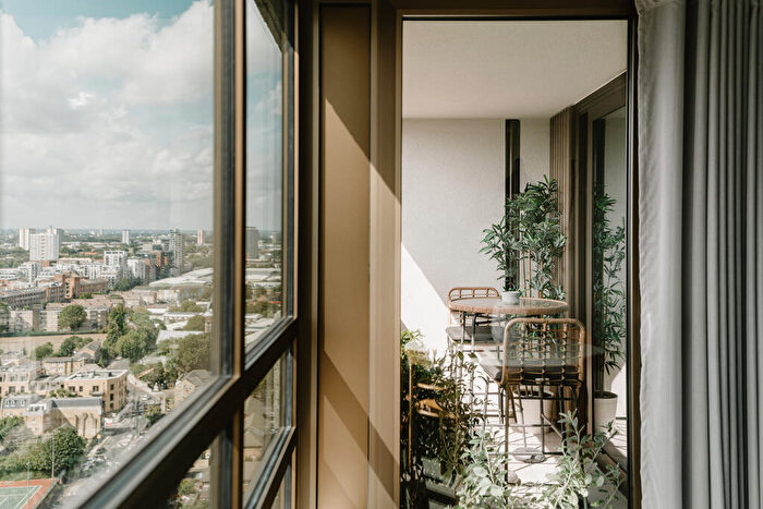 2 Bedroom Flat To Rent In Balfron Tower, St Leonards Road, London, E14