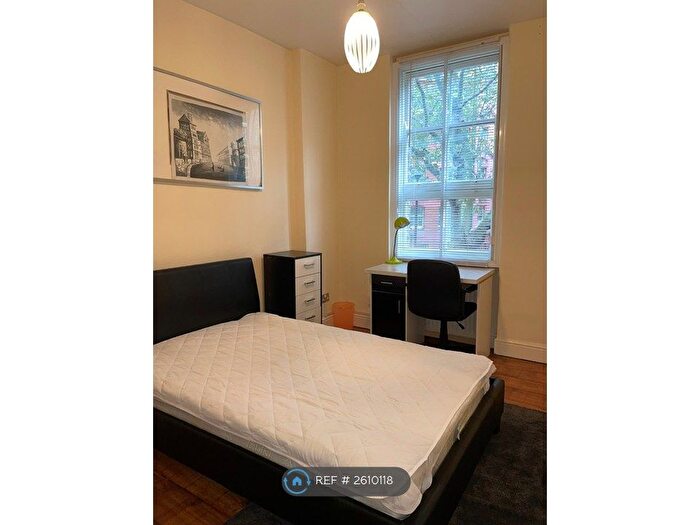 2 Bedroom Flat To Rent In Cavendish Mansions, London, EC1R