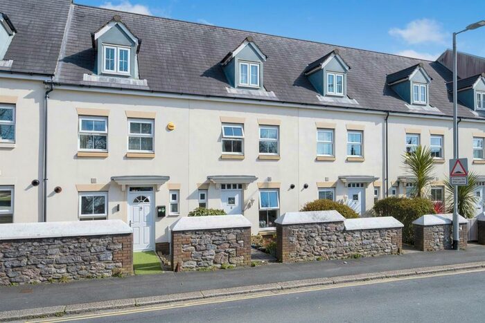 3 Bedroom Town House To Rent In Recreation Road, Plymouth, PL2
