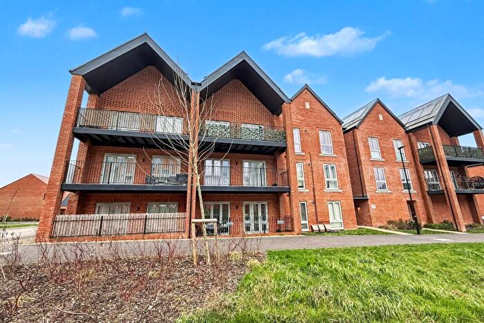 2 Bedroom Flat For Sale In Kings Barton, SO22