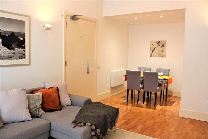 2 Bedroom Apartment To Rent In Dingley Road, Islington, London, EC1V