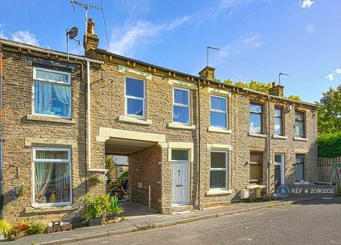 3 Bedroom Terraced House To Rent In Thornton Street, Moorside, Cleckheaton, BD19