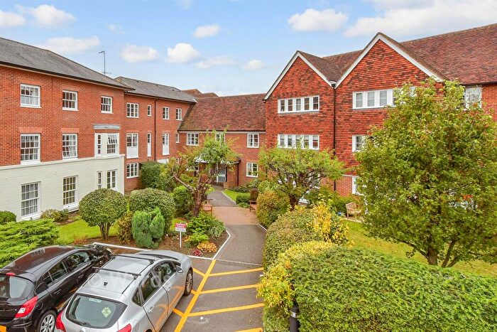 1 Bedroom Apartment For Sale In Station Road West, Canterbury, Kent, CT2