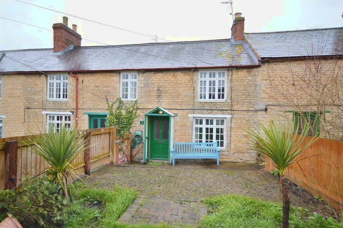 2 Bedroom Cottage To Rent In Harpers Close, Great Oakley, Corby, NN18