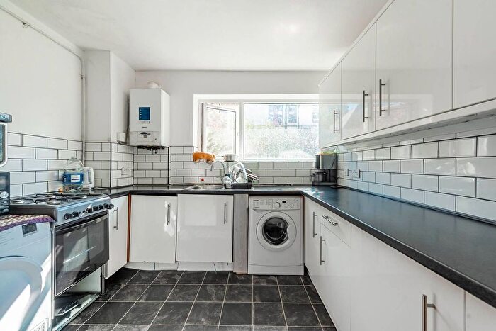 2 Bedroom Flat For Sale In Sheepcote Road, Harrow On The Hill, Harrow, HA1