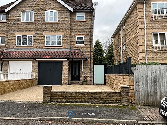 4 Bedroom Semi-Detached House To Rent In Abbey Lane Dell, Sheffield, S8