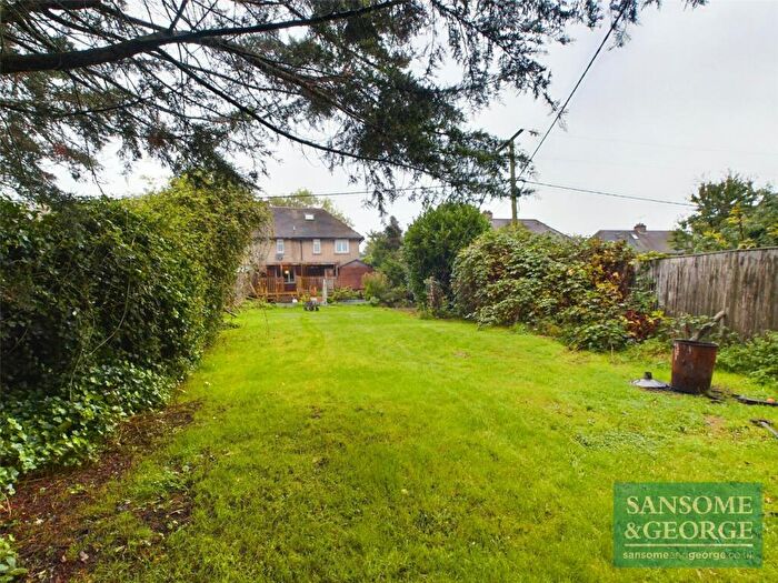 3 Bedroom End Of Terrace House For Sale In Bath Road, Woolhampton, Reading, Berkshire, RG7