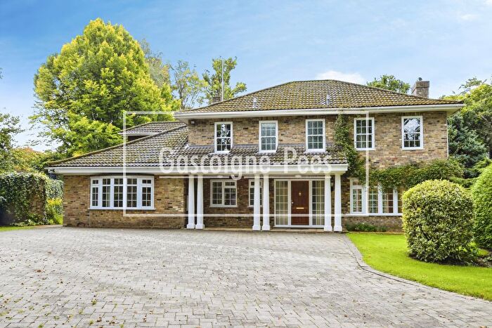 5 Bedroom Detached House To Rent In Old Avenue, West Byfleet, KT14
