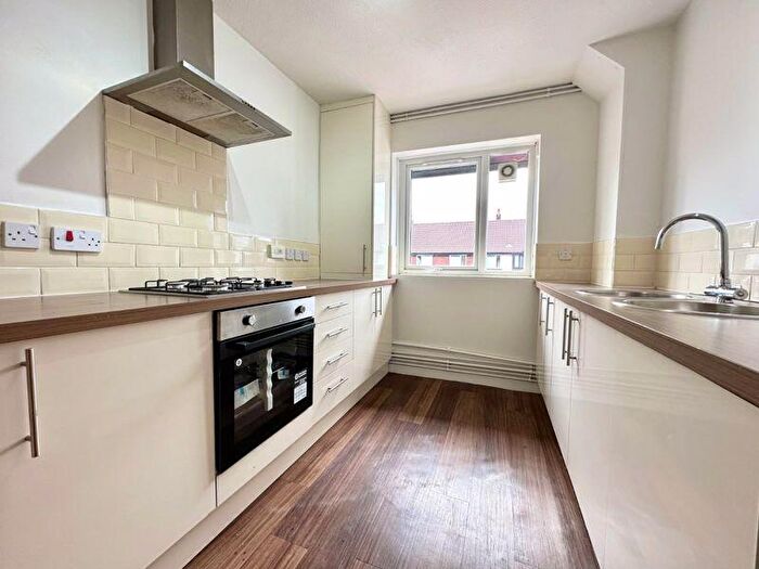 2 Bedroom Apartment To Rent In Canterbury Gardens, Salford, M5