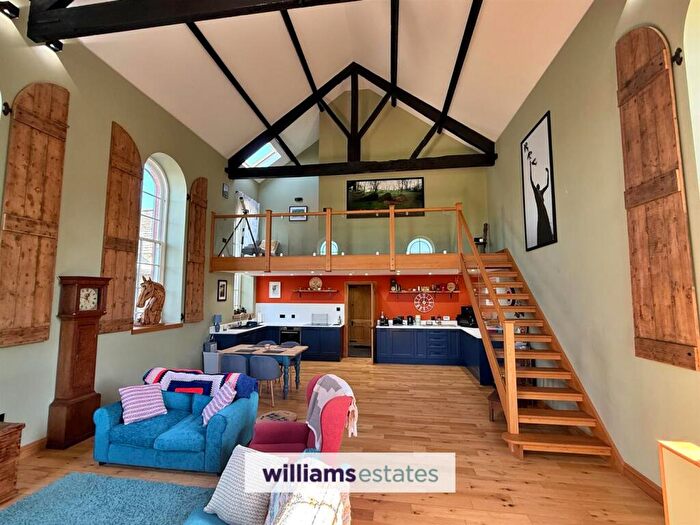 2 Bedroom House For Sale In Cynwyd, LL21