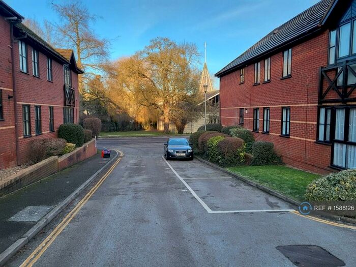 2 Bedroom Flat To Rent In Station Road, Harpenden, AL5