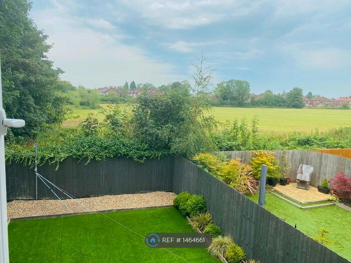 3 Bedroom Semi-Detached House To Rent In Hornbeam Close, Stockport, SK2