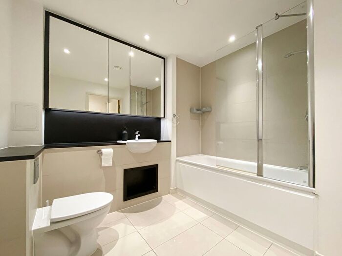 1 Bedroom Flat For Sale In Elmira Street, London, SE13