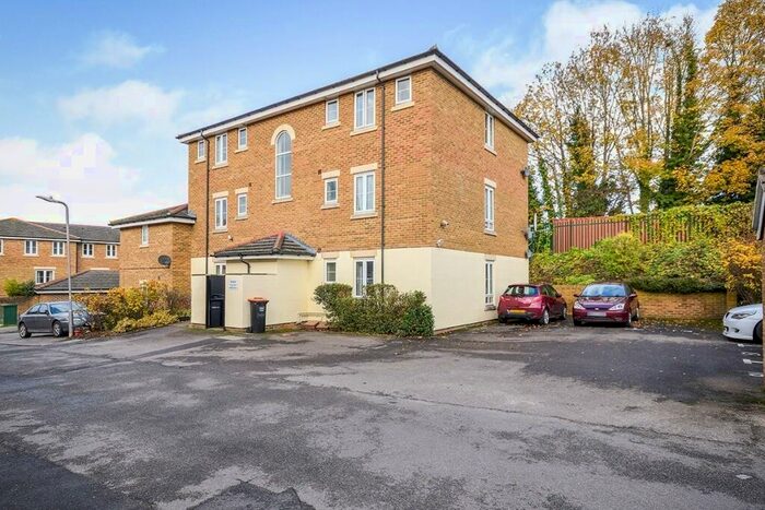 1 Bedroom Flat To Rent In Bridgeside Mews, Maidstone, Kent, ME15