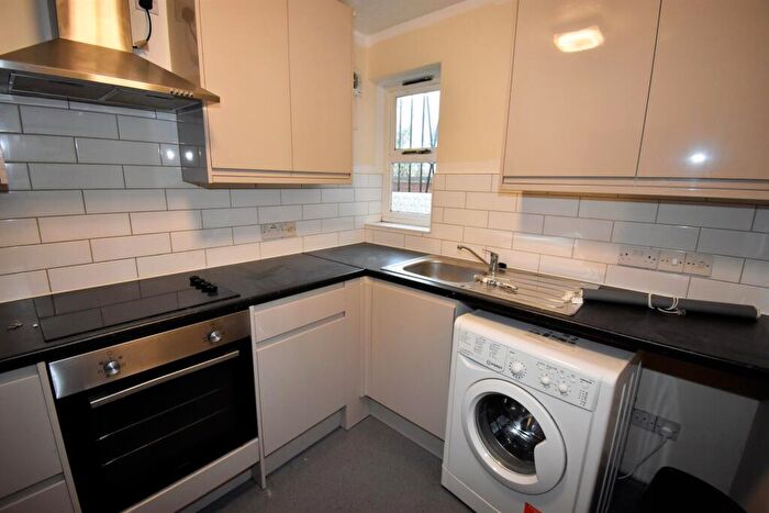 2 Bedroom Flat To Rent In Baxter House, Horniman Drive, London, SE23