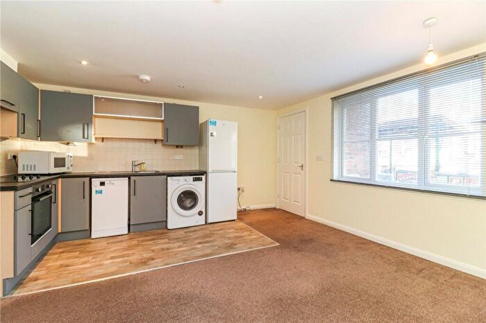 1 Bedroom Maisonette To Rent In Fourdrinier Way, Hemel Hempstead, HP3