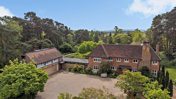 5 Bedroom Detached House For Sale In Swifts Close, Farnham, Surrey, GU10
