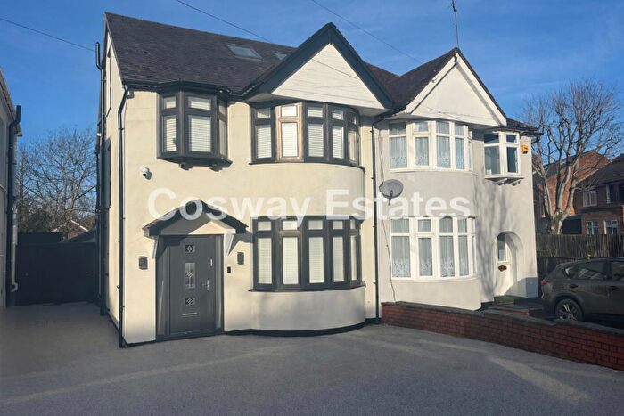 5 Bedroom Semi Detached House For Sale In Stoneyfields Lane, Edgware, HA8