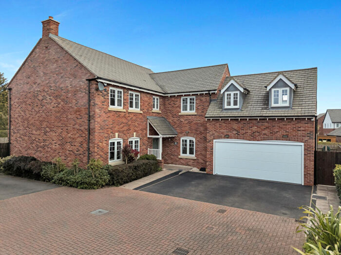5 Bedroom Detached House For Sale In Greendale Road, Nuneaton, CV11
