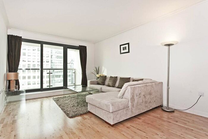 2 Bedroom Flat To Rent In Discovery Dock East, Canary Wharf, London, E14