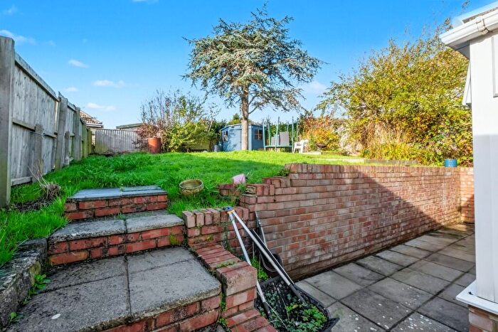 2 Bedroom Detached Bungalow For Sale In Bay Crescent, Swanage, BH19 - Photo 4