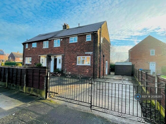 3 Bedroom Semi-Detached House To Rent In Conway Avenue, Swinton, Manchester, M27