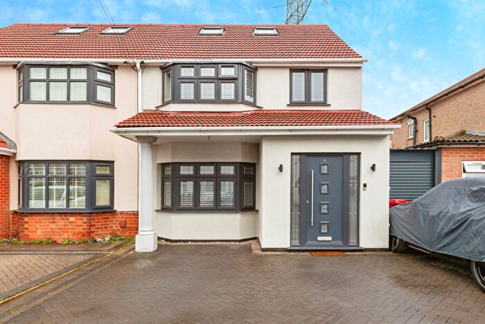 4 Bedroom Semi Detached House For Sale In Whitby Road, Slough, SL1