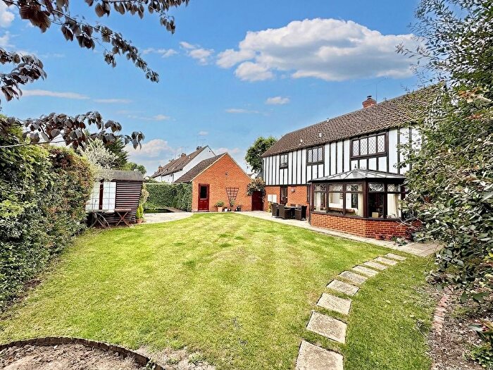 4 Bedroom Detached House For Sale In Gate Lodge Square, Noak Bridge, SS15