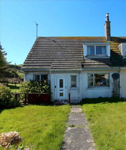 3 Bedroom Semi-Detached House For Sale In Bayview, Machrihanish, By Campbeltown, PA28