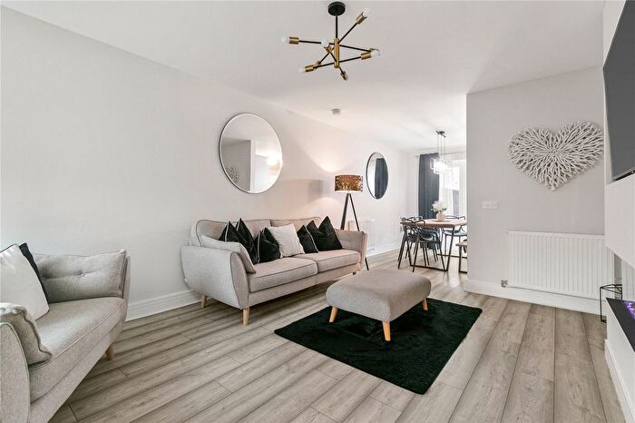 3 Bedroom Terraced House For Sale In Castlegate Lane, Dumbarton, G82