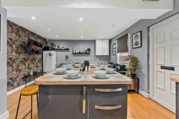 4 Bedroom Terraced House To Rent In Woodhouse, Leeds, West Yorkshire, LS6